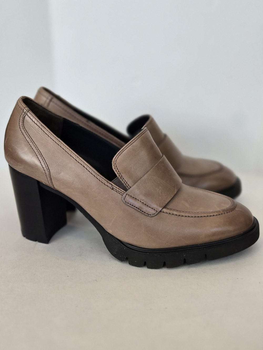 Paul Green Taupe Leather Lug Sole Block Heel Loafer (Taupe/Black)